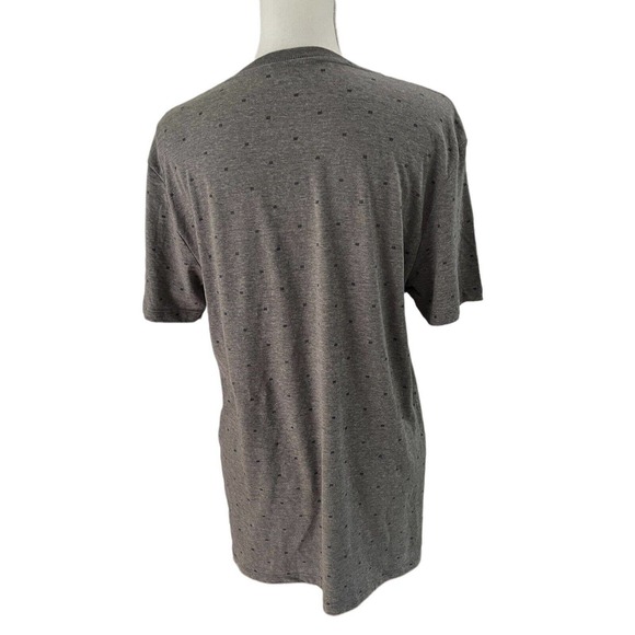 NWT Old Navy Gray Printed Soft Washed V Neck Short Sleeve T-Shirt Sz Medium - Picture 3 of 6